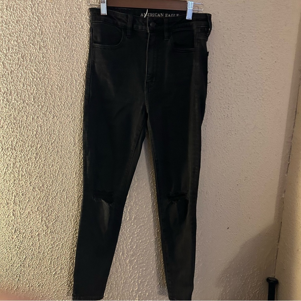 American Eagle Outfitters Women's Black Distressed Skinny Jeans Size 6 Short